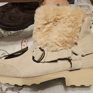BearPaw Tan Fur-Lined Winter Boots